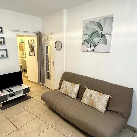 Apartment F1 Rez De Chaussee Au Coeur De Pont-saint Esprit *